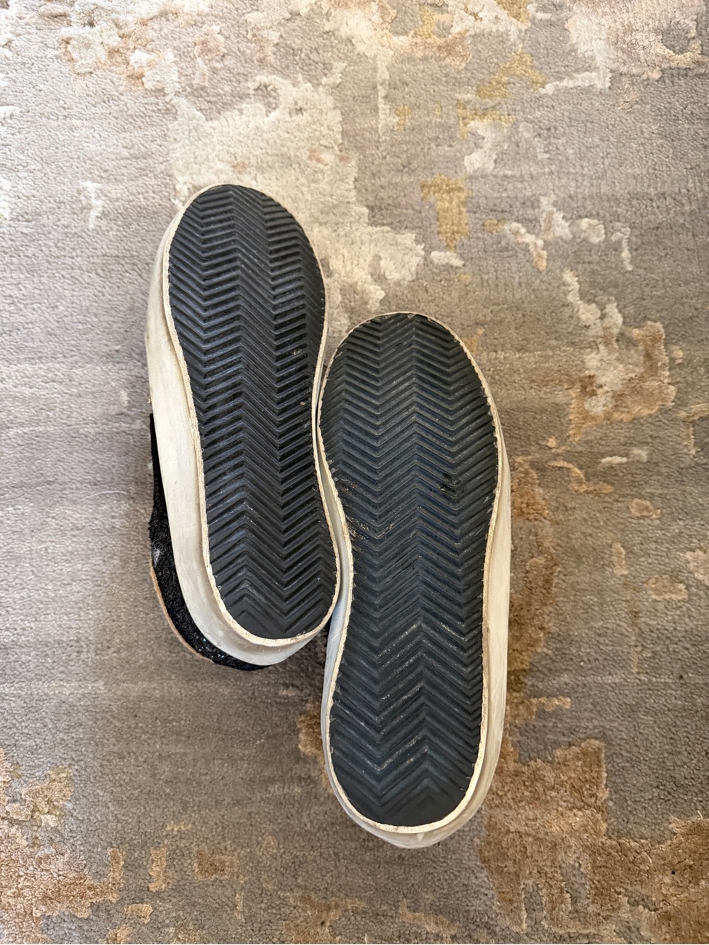 Golden Goose Black Suede Sneakers with Silver Star and Gray Laces - Picture 5 of 8